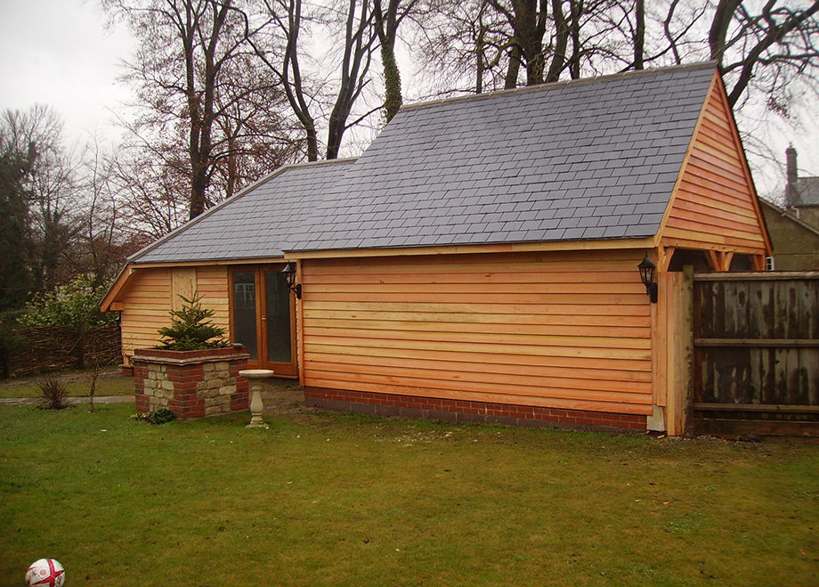 bay garage with playroom wiltshire